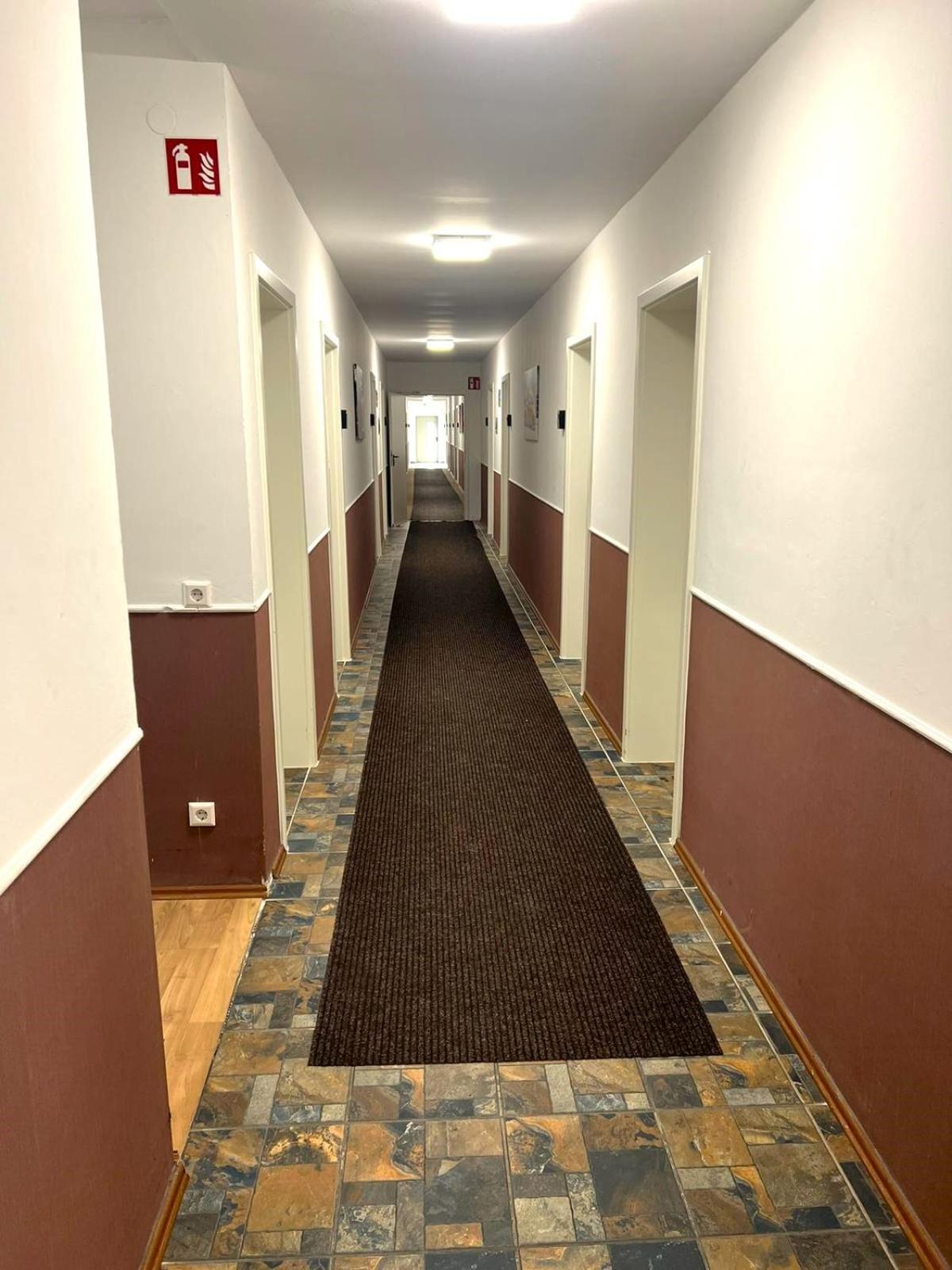 Hotel Castellana Lessien Esterno foto