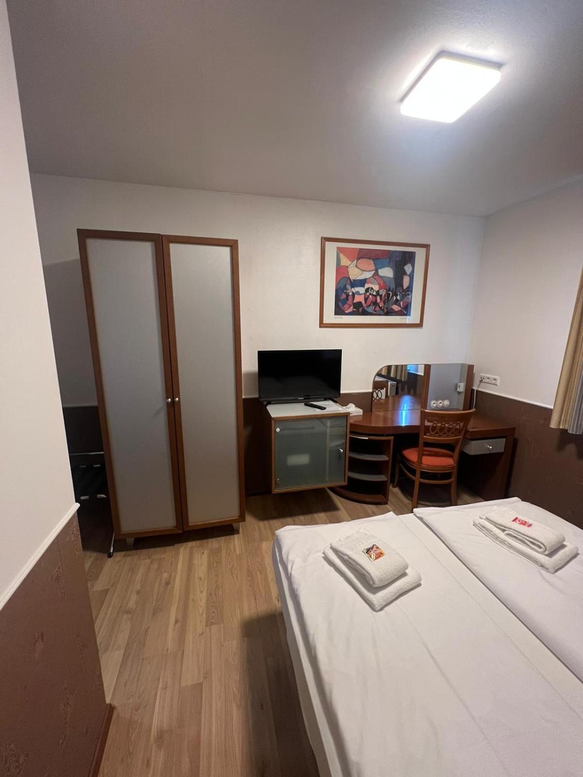 Hotel Castellana Lessien Esterno foto